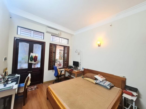 BÁN NHÀ PHÙNG CHÍ KIÊN CẦU GIẤY, KINH DOANH CỰC TỐT, VỈA HÈ, Ô TÔ TRÁNH, 13TỶ6