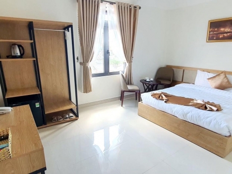 Cần bán gấp Khách Sạn đẹp ngay trung tâm đường Bùi Thị Xuân, Đà Lạt giá 40 tỷ