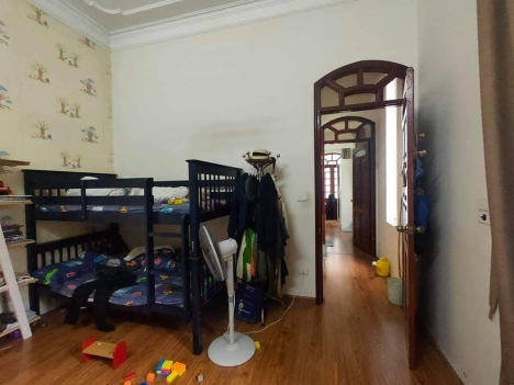 MẶT PHỐ TRONG ĐÊ, Nghi Tàm 115m x 4 tầng, MT 8m, giá 27 tỷ.