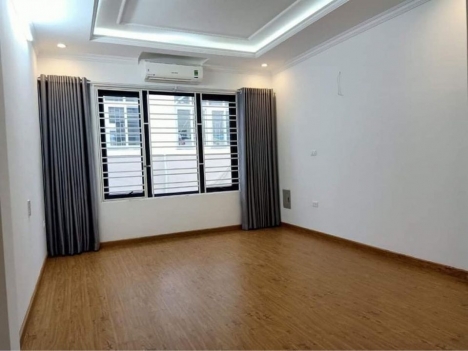 Bán nhà đẹp Doãn Kế Thiện, Cầu Giấy 40m2, 5T, vài bước ô tô tránh nhỉnh 5 tỷ.