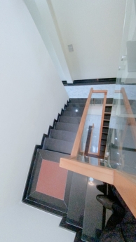 Bán Gấp Nhà  Lã Xuân Oai  54m2 chỉ hơn 5 Tỷ  Giá Rẻ 3 Tầng Hẻm Xe Hơi Gía Rẻ