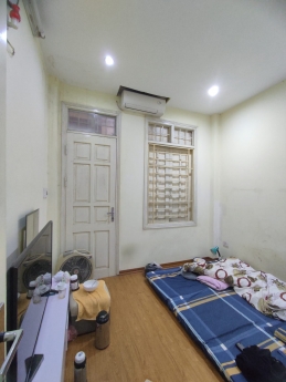 Bán Nhà Mặt Phố Trung Kính - 5 Tầng - Kinh Doanh - Cho Thuê - Ô tô tận nhà. Liên Hệ: