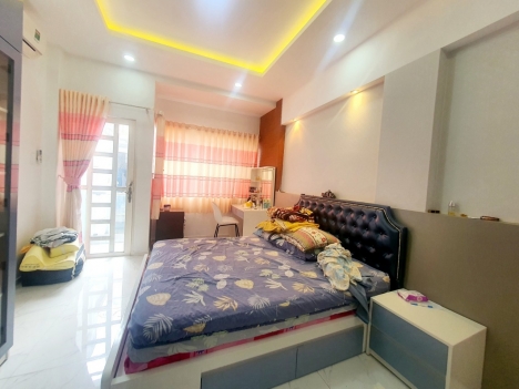 Hàng ngon NGÔ GIA TỰ .Q 10_ 4 tầng giá 10 tỷ