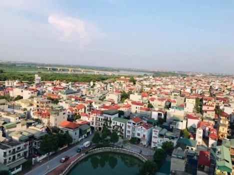 Căn hộ lô góc tại Ecohome Phúc Lợi siêu đẹp, DT 82 m2, 3N, giá chỉ 2,4 tỷ.