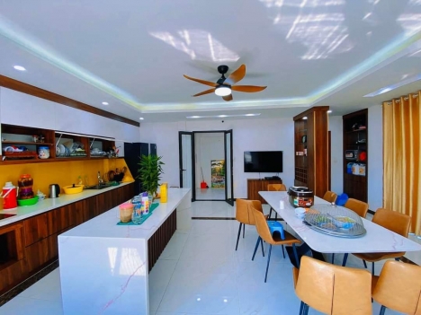 Bán nhà Phố Nguyễn Hoàng, Kinh Doanh, Ô tô tránh, thang máy,60m2x7T