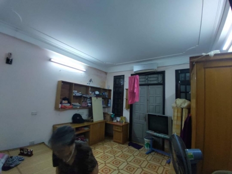 BÁN NHÀ MẶT PHỐ LƯƠNG NGỌC QUYẾN Ô TÔ TRÁNH NHAU