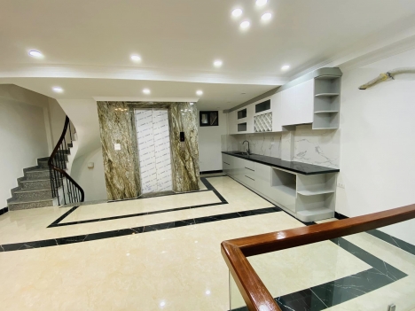 BÁN NHÀ PHỐ CHÍNH KINH DT 44M2 6 TẦNG MT 4.2M GIÁ 7.1 TỶ NHÀ MỚI THANG MÁY GẦN OTO