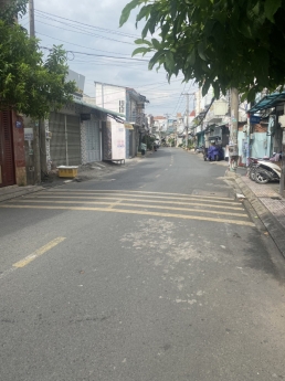 Bán nhà  4.5x14m H ô tô Trường Thọ, Thủ Đức. Sổ vuông full thổ. Chỉ 3 tỷ 1.