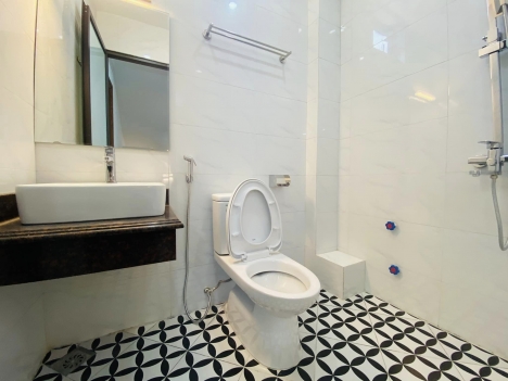 Chính chủ bán nhà mặt ngõ Kim Giang, Thanh Xuân, dt50m2, mới xây 5 tầng