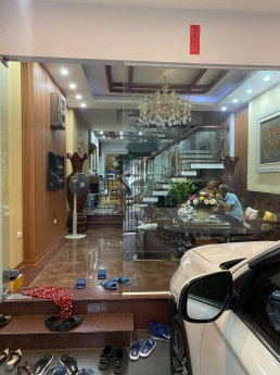 Ô TÔ, CĂN GÓC, NÚI TRÚC 84 m x 6 tầng. MT5,6m giá 15.5 tỷ.