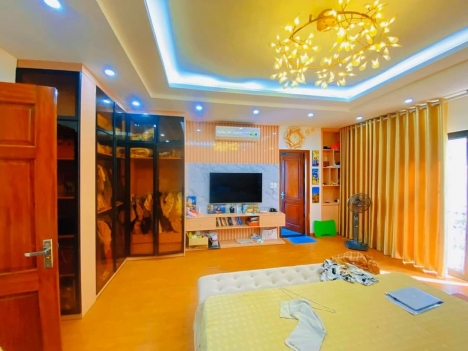 Bán nhà Phố Nguyễn Hoàng, Kinh Doanh, Ô tô tránh, thang máy,60m2x7T
