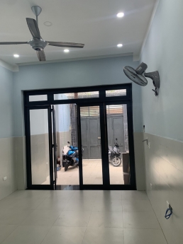 Bán nhà 4 Tầng, Đất 80m2, Nguyễn Tư Giản, HXH gần Chợ chỉ 6 tỷ 900.