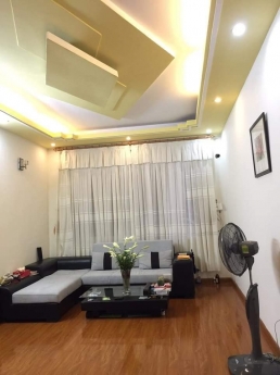 Bán nhà HOÀNG CẦU Đống Đa 42M2x5T 20M Ô TÔ 3,8 Tỷ