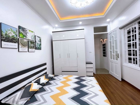 BÁN NHÀ PHỐ ĐỊNH CÔNG THƯỢNG: 37M2, 4 TẦNG, 3 NGỦ, LÔ GÓC, Ô TÔ ĐỖ TRƯỚC MẶT. HƠN 6 TỶ