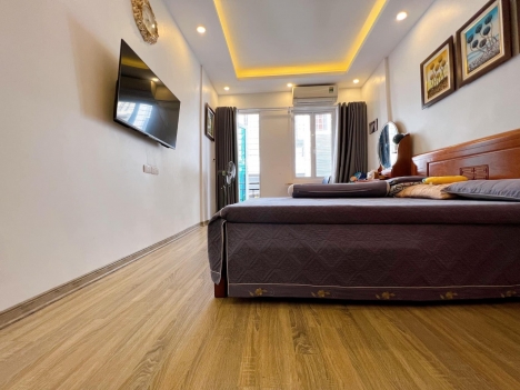 BÁN NHÀ PHỐ HỒNG MAI: 46M2, 5 TẦNG, 4 NGỦ, MT 4M, 20M RA PHỐ, 3 GÁC TRƯỚC MẶT. 3.5 TỶ