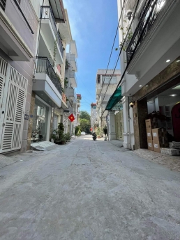 Bán nhà Phố Nguyễn Hoàng, Kinh Doanh, Ô tô tránh, thang máy,60m2x7T