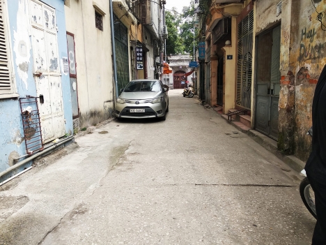 Bán nhà Đường Láng, ô tô tránh, thông Láng Hạ, 2 thoáng, kinh doanh thuận tiện.