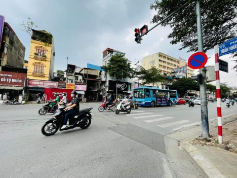 NHÀ MẶT PHỐ MẶT TIỀN 10M DIỆN TÍCH 165M, GIÁ 61 TỶ LÊ DUẨN HAI BÀ TRƯNG, DÒNG TIỀN 120TR/T.