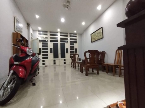 BÁN nhà mặt tiền THỤT NGÔ GIA TỰ .59 m 5 tầng.VIP, Q10. giá 10 tỷ