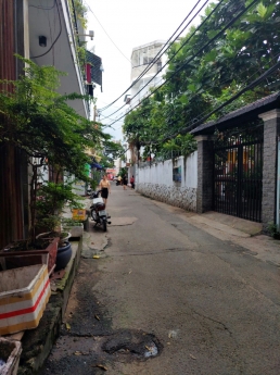 Bán nhà 4 Tầng, Đất 80m2, Nguyễn Tư Giản, HXH gần Chợ chỉ 6 tỷ 900.