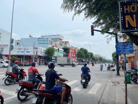 Bán nhà mặt tiền Lê Trọng Tấn - Tân Phú. DT 10 x 50, 5 tầng, 32 PN giá 49.8 tỷ.