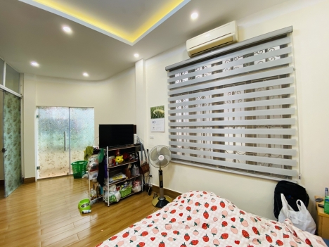 Bán nhà HOÀNG CẦU Đống Đa 42M2x5T 20M Ô TÔ 3,8 Tỷ