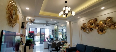 Bán Nhà Tôn Đức Thắng 13.6 tỷ ,69m x 5 tầng,mặt tiền 5.2m..gara ô tô kinh doanh đỉnh...