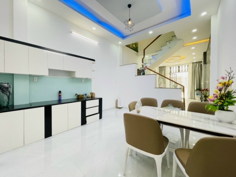 HXH 7m,nhà đúc 3 tầng Phường 12 Gò Vấp,105m2 (4.5x22.5) chỉ 7.8 Tỷ.