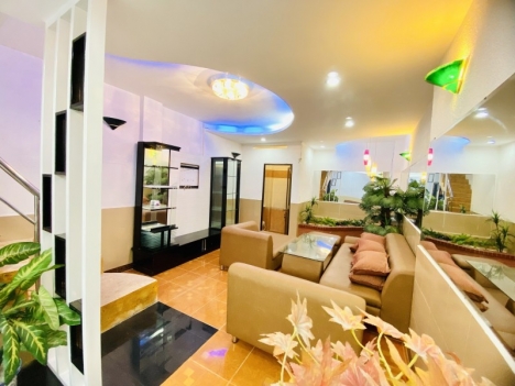 BÁN NHÀ NGUYỄN KIỆM 44M2 NỞ HẬU 4,2 M 2 TẦNG ĐẸP LUNG LINH FULL NỘI THẤT XIN 3.75 TỶ.