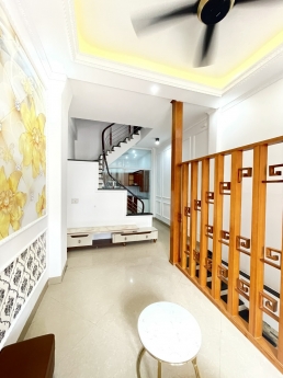 Bán nhà phố Khương Trung: 42m2*5 tầng, NGÕ THÔNG THOÁNG, NHÀ ĐẸP LONH LANH, hơn 4 tỷ