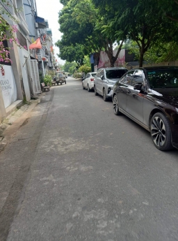 HIẾM CÓ GẦN PHỐ  GẦN Ô TÔ TRÁNH  2 THOÁNG
NGÕ 2.5M  SỔ ĐỎ PHÂN LÔ
Thanh Am bán nhà 33m2  3T giá