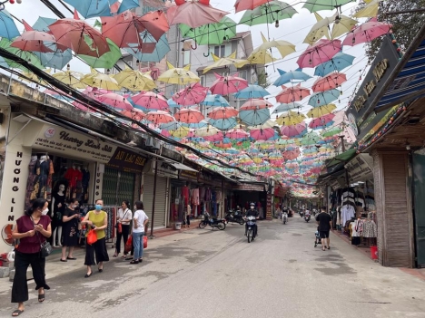 BÁN NHÀ HÀ ĐÔNG - MẶT PHỐ LỤA 34M GIÁ 4.5TỶ
PHỐ DU LỊCH KINH DOANH SẦM UẤT