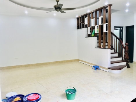 Bán nhà Phố Trạm, lô góc, Gara ô tô, full nội thất, ở đẳng cấp.