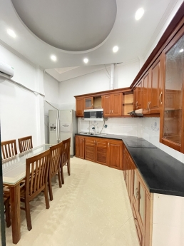 Bán nhà phố Khương Trung: 42m2*5 tầng, NGÕ THÔNG THOÁNG, NHÀ ĐẸP LONH LANH, hơn 4 tỷ