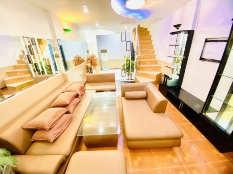 BÁN NHÀ NGUYỄN KIỆM 44M2 NỞ HẬU 4,2 M 2 TẦNG ĐẸP LUNG LINH FULL NỘI THẤT XIN 3.75 TỶ.