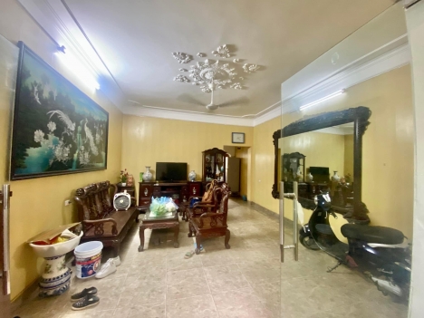 Bán Nhà đẹp phố Tạ Quang Bửu 4 tầng , dân trí cao 4.2 tỷ 49m2