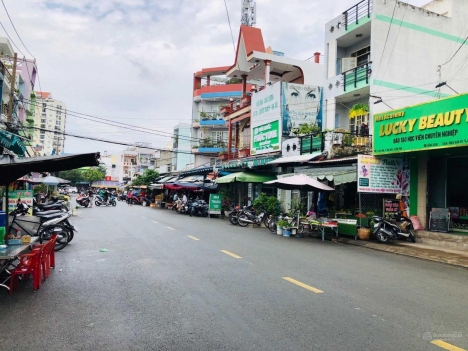 Bán nhà quận Tân Phú, mặt tiền đường Tây Sơn. Đất 240m2. Giá 25 tỷ thương lượng