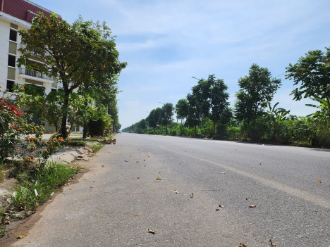 BÁN NHÀ HÀ ĐÔNG - MẶT CHÍNH KĐT PHÚ LƯƠNG - ĐƯỜNG 5 Ô TÔ ĐUA - VỈA HÈ ĐÁ BÓNG - 63 5 5 10.9 tỷ Hà