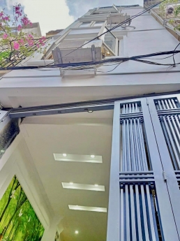 Bán nhà phố Khương Trung: 42m2*5 tầng, NGÕ THÔNG THOÁNG, NHÀ ĐẸP LONH LANH, hơn 4 tỷ
