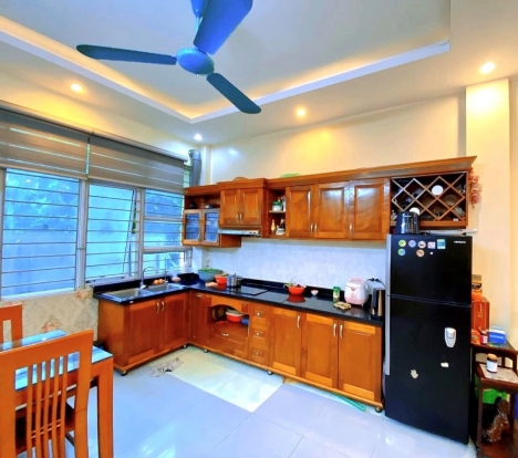Bán nhà Cầu Giấy, 98m2, phân lô, 2 ô tô tránh, Ngõ Thông, Kinh doanh, cách 15m ra phố, giá hơn 14