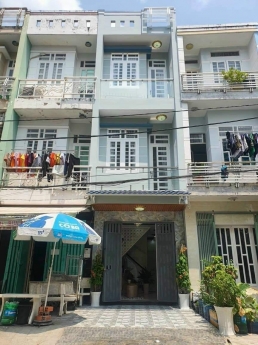 XE HƠI ĐẬU TRƯỚC NHÀ - 3 TẦNG -  NHÀ MỚI Ở NGAY CHỈ GẦN 3 TỶ
