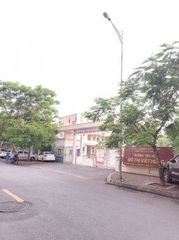Bán Căn hộ  97m2 KĐT Việt Hưng, 3 ngủ, có Ban công, chỗ để ô tô miễn phí, Nhỉnh 2 tỷ