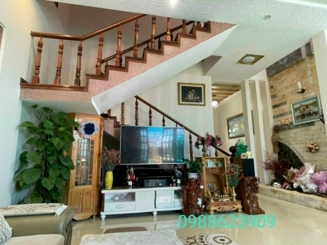 Cần bán căn nhà đẹp trên đường Nguyễn Công Trứ, Phường 8, TP. Đà Lạt, giá 12,5 tỷ