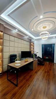 BÁN NHÀ MẶT PHỐ PHẠM VĂN ĐỒNG 2 MẶT TIỀN - KINH DOANH VỈA HÈ RỘNG - SIÊU HIẾM GIÁ 215 tr/m2