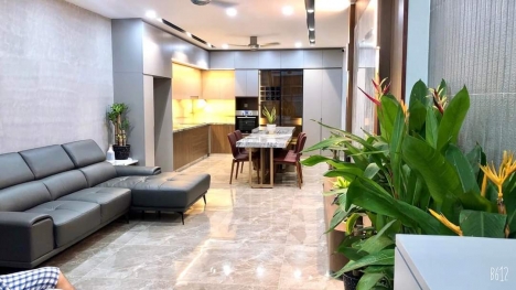 NHÀ ĐẸP _ Ô TÔ 7 CHỔ NGŨ TRONG NHÀ_ TẶNG HẾT NỘI THẤT CAO CẤP