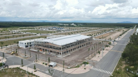 BÁN GẤP ĐẤT THỔ CƯ 5X22M ĐỐI DIỆN KCN NAM HÀ, CTY SẢN XUẤT GIÀY NIKE VỚI HƠN 50K CÔNG NHÂN