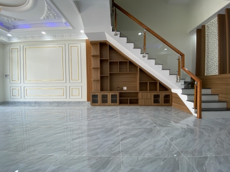 Phong Cách Thiết Kế Tân Cổ Điển - 4 Phòng ngủ - sân xe hơi