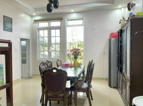 Cần bán căn nhà đẹp trên đường Nguyễn Công Trứ, Phường 8, TP. Đà Lạt, giá 12,5 tỷ