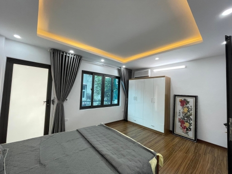 Hời quá. Trung Kính, 10m ra phố, ngõ thông, ba gác tránh, sổ vuông, 30m, chỉ 2.69 tỷ