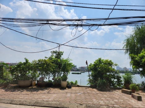 Chính chủ nhà Khương Trung cách ô tô 5m, hàng xóm thân thiện, dt 66m, mt 7.8m,6.5 tỷ.